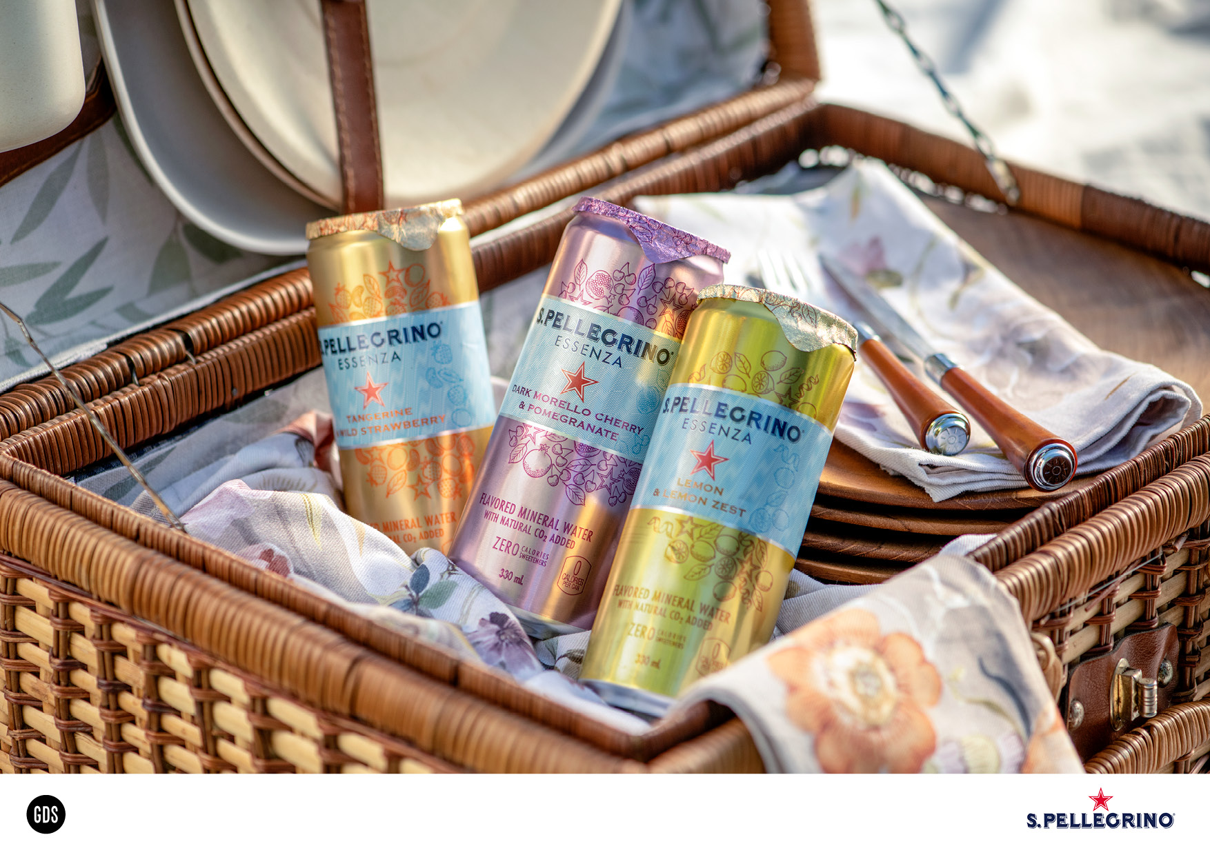 Foto COMMERCIAL   S.PELLEGRINO