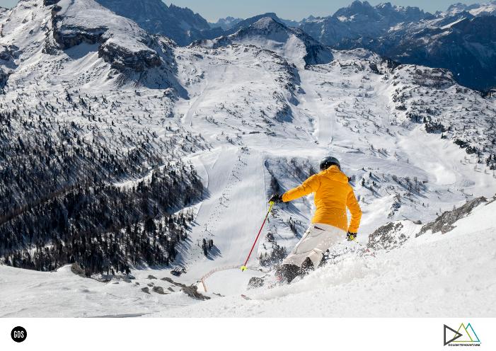 Foto COMMERCIAL   DOLOMITE MOUNTAINS