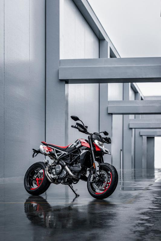 Foto COMMERCIAL Padova Location privata Ducati Hyper RVE