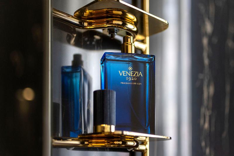 Foto COMMERCIAL Venezia Hotel Madama Venezia 1920