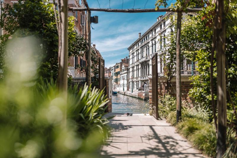 Foto COMMERCIAL Venezia Hotel Madama Venezia 1920